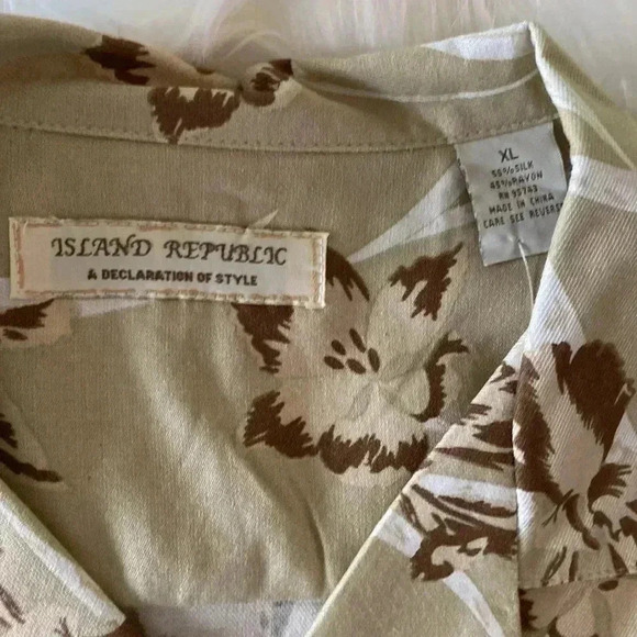 NWT XL Floral Island Republic Mens Silk Rayon Blend Button Down Shirt - Picture 2 of 8
